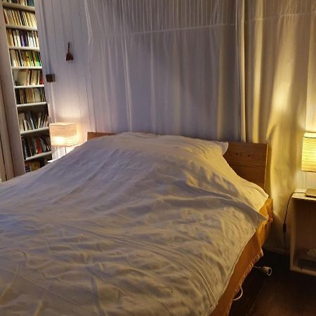 A Room With A View - Maisonnette Dans Bourg Medieval Au Bord Du Lac Leman 이브아르 외부 사진