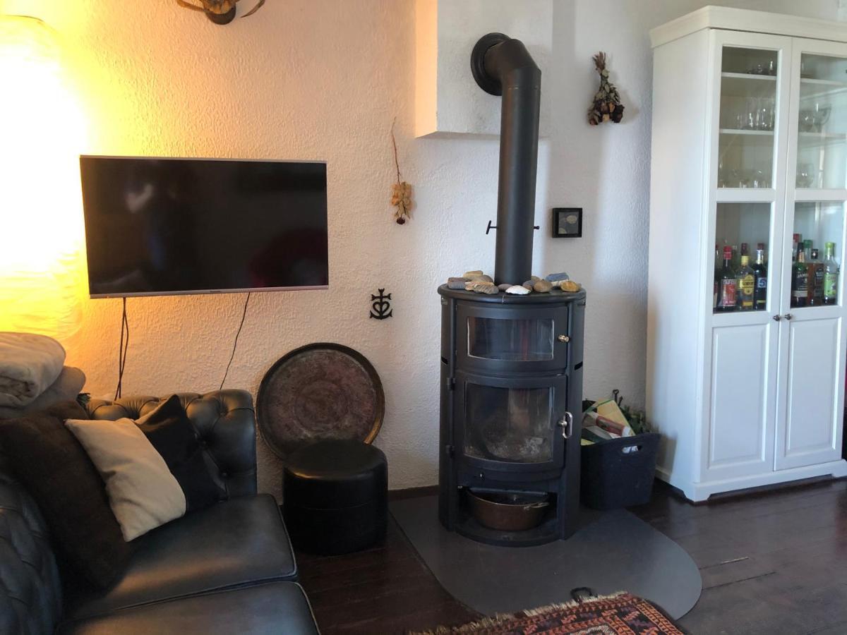 A Room With A View - Maisonnette Dans Bourg Medieval Au Bord Du Lac Leman 이브아르 외부 사진