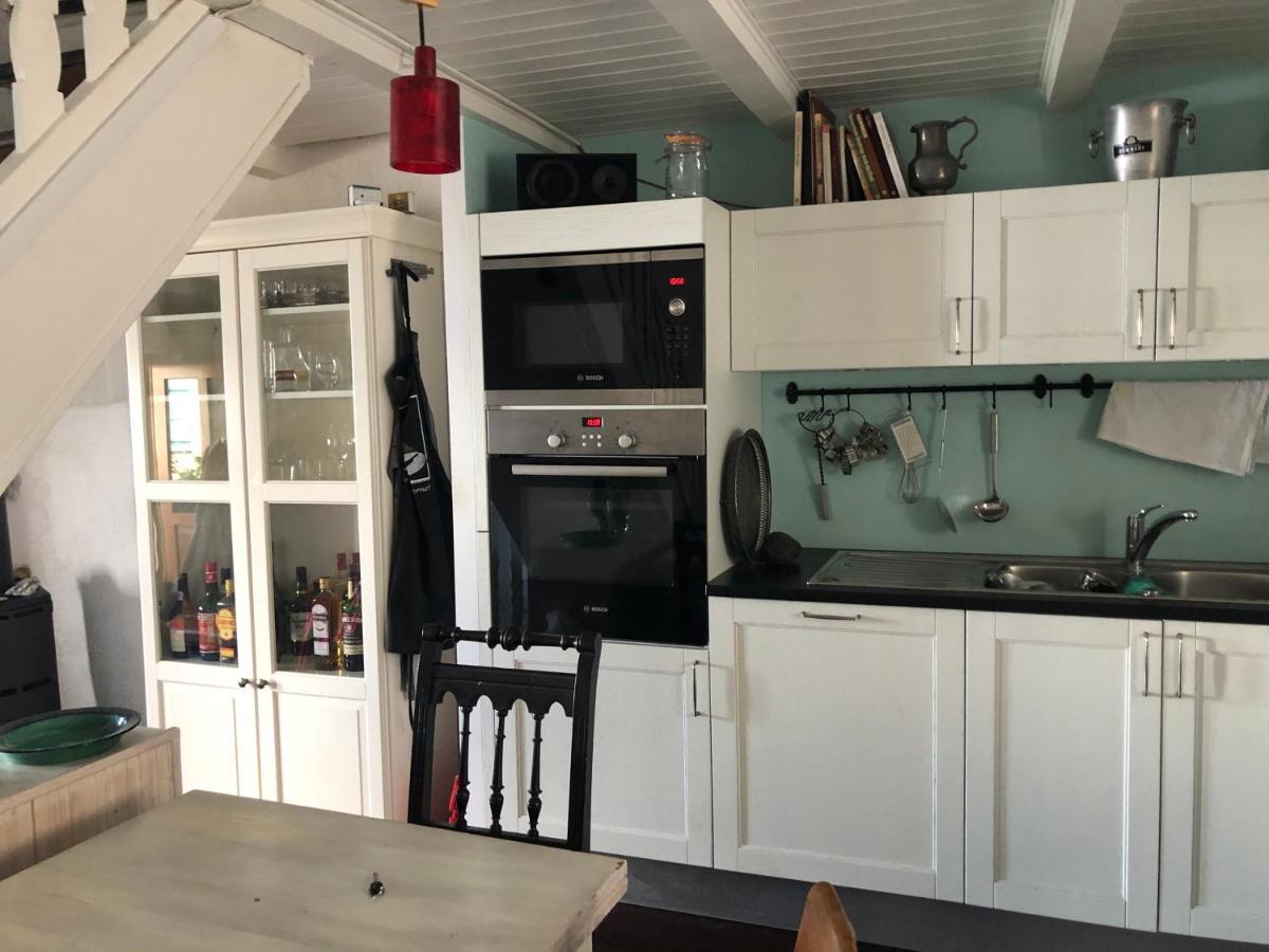 A Room With A View - Maisonnette Dans Bourg Medieval Au Bord Du Lac Leman 이브아르 외부 사진