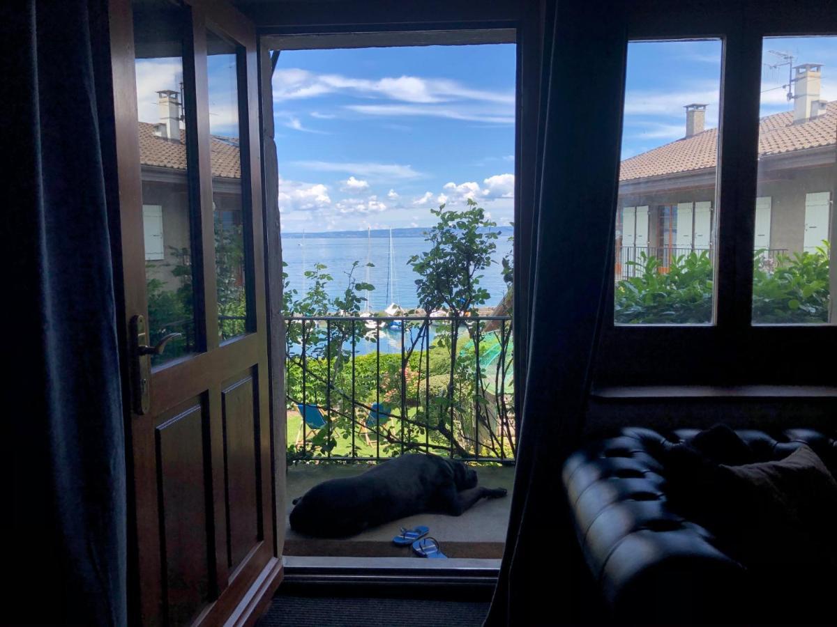 A Room With A View - Maisonnette Dans Bourg Medieval Au Bord Du Lac Leman 이브아르 외부 사진